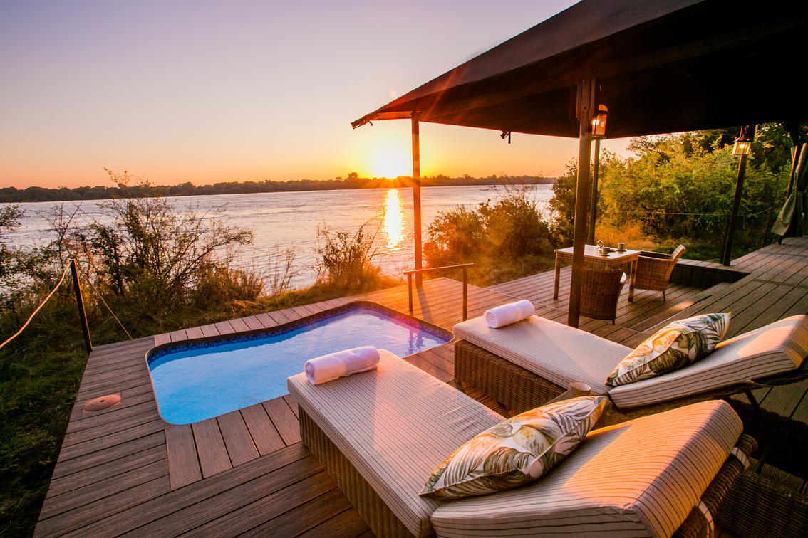 Luxury resort at Zimbabwe safari
